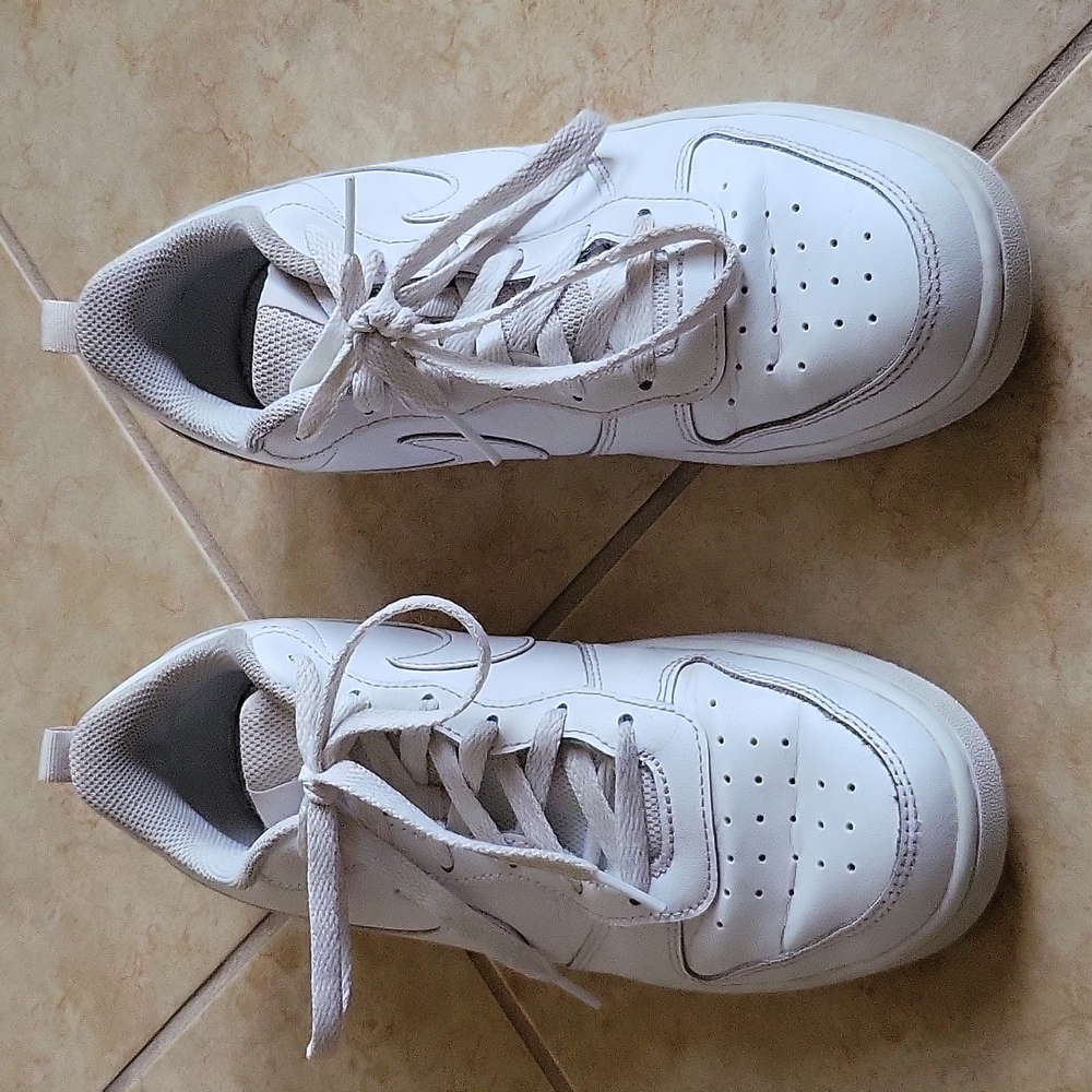 Girl's Nike sneakers